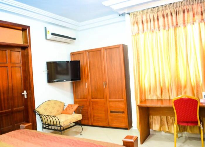 Bethel Heights Hotel