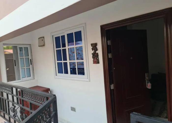 Comfy & Cozy Hideout ~ Close to Highway ~parking