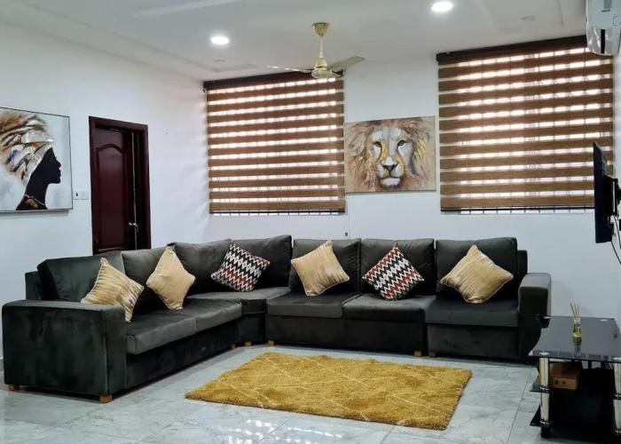Gorgeous, Quiet & Comfy-close to Highway-parking