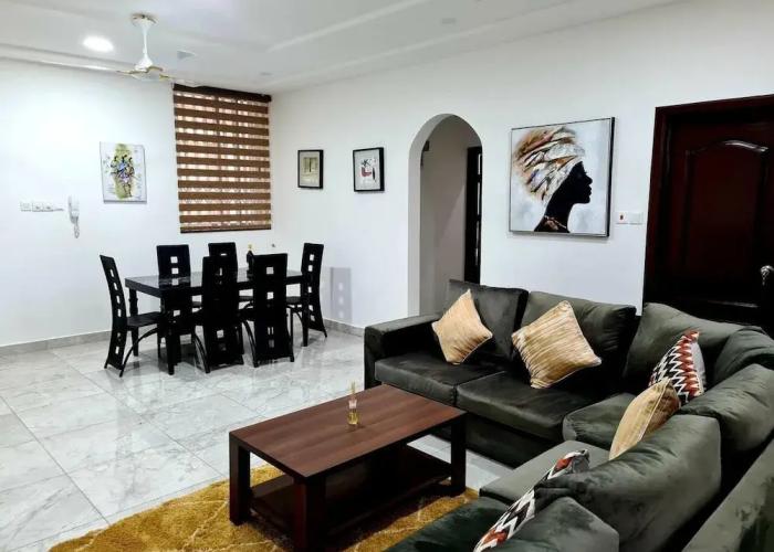 Gorgeous, Quiet & Comfy-close to Highway-parking