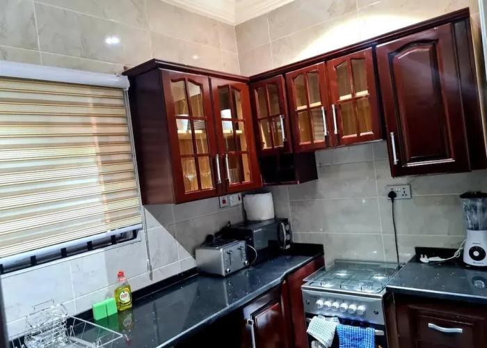 Gorgeous, Quiet & Comfy-close to Highway-parking