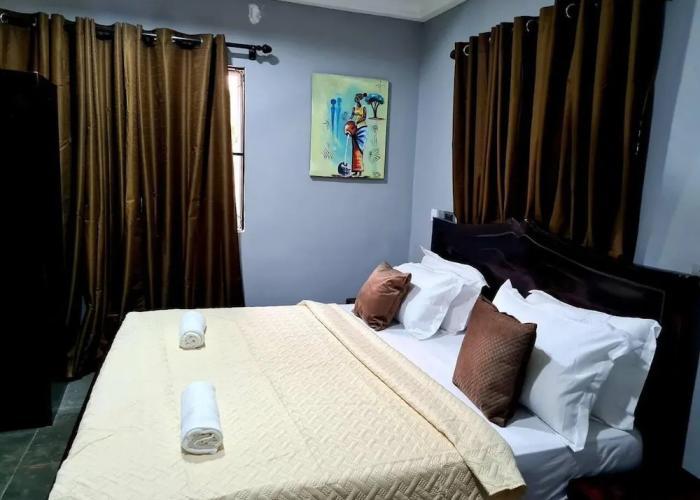 Cozy,quiet & Fantastic- Close to Highway - Parking