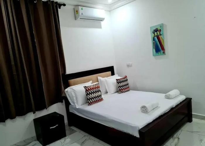 Cozy,quiet & Fantastic- Close to Highway - Parking