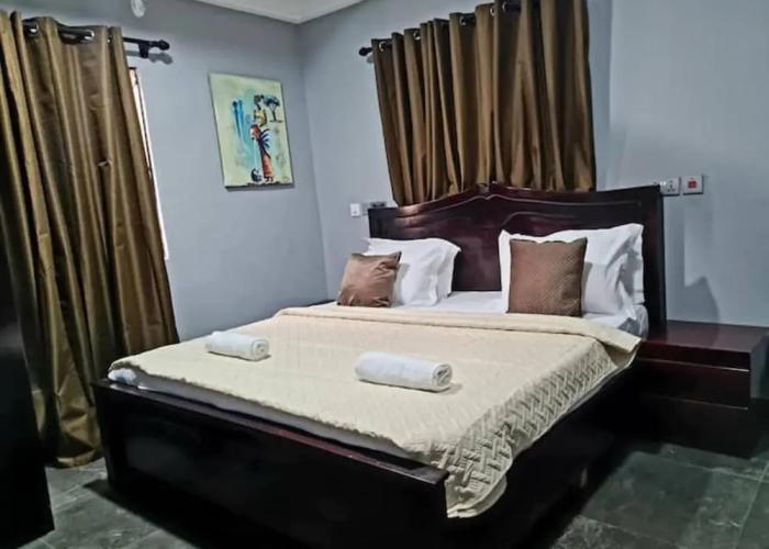 Cozy,quiet & Fantastic- Close to Highway - Parking