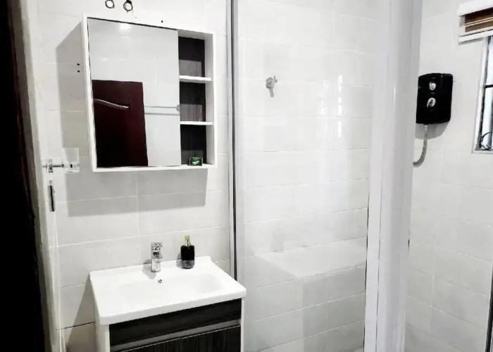 Cozy,quiet & Fantastic- Close to Highway - Parking