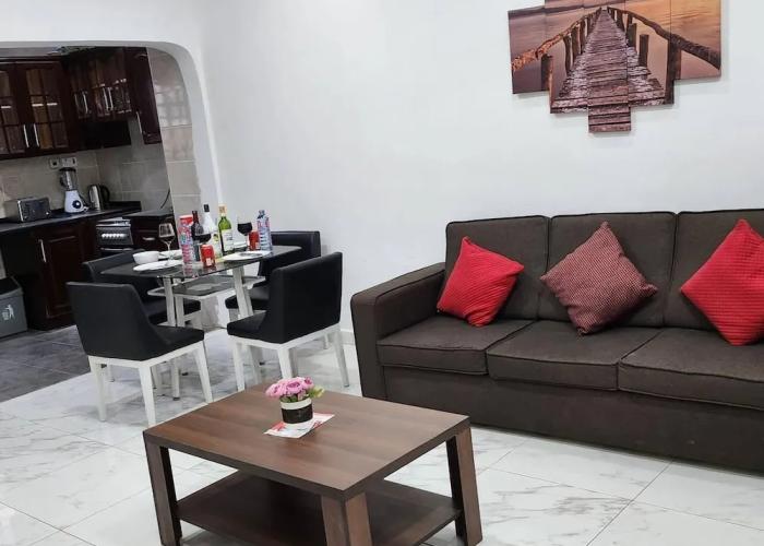 Cozy,quiet & Fantastic- Close to Highway - Parking