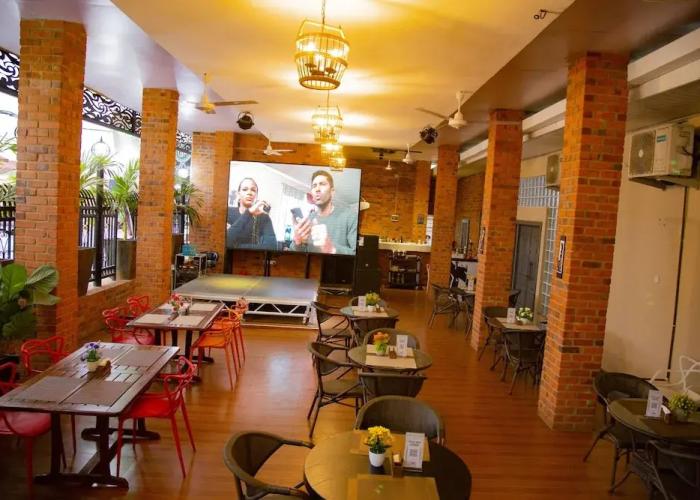 Gullivers Travel Hotel