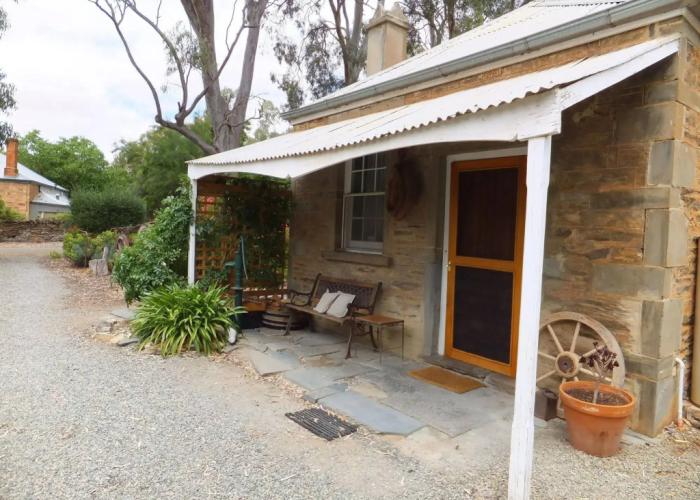 Reillys Wines Heritage Cottages