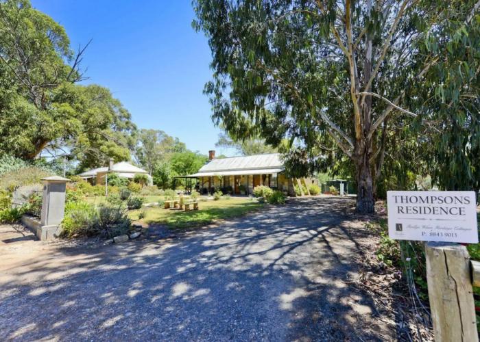 Reillys Wines Heritage Cottages