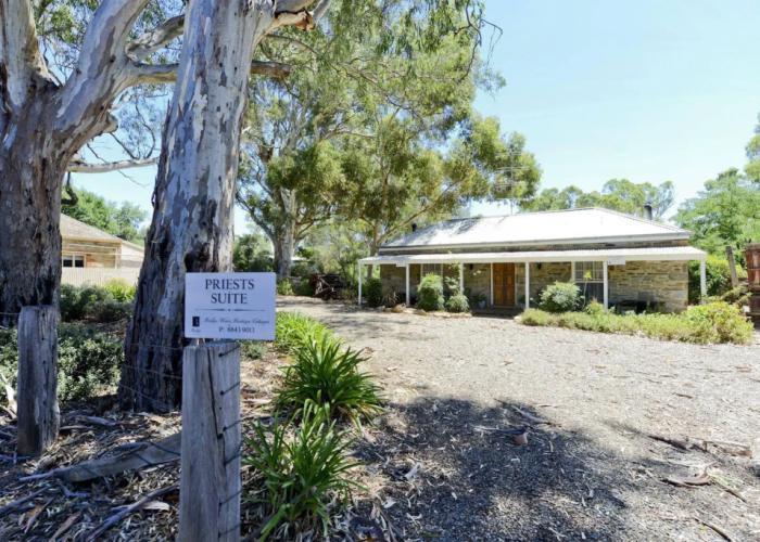 Reillys Wines Heritage Cottages