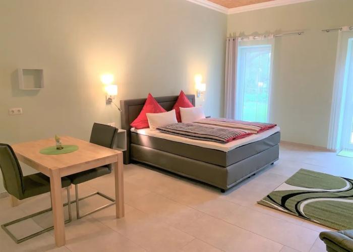 Apartment Garten near Airport