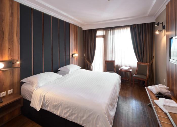 Royal Hotel