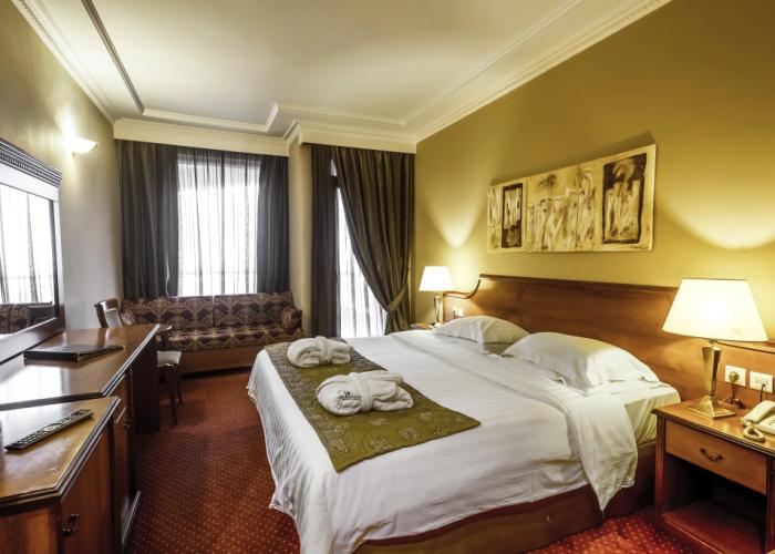 Royal Hotel