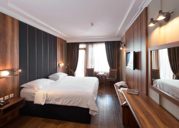 Royal Hotel