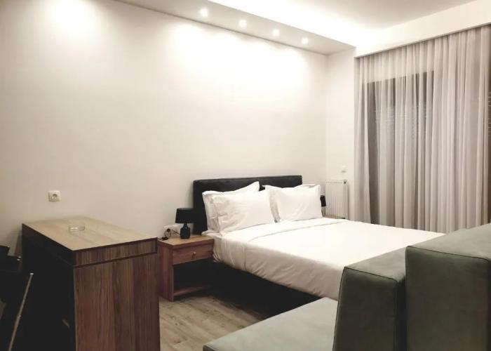 Eantos Studios and Suites