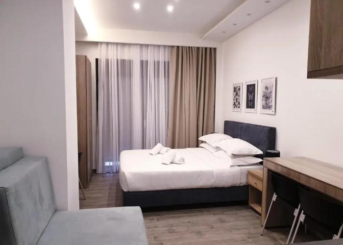 Eantos Studios and Suites