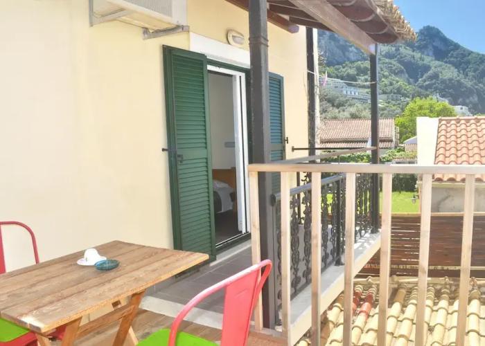 Holiday Studio Apartments Yannis on Agios Gordios Beach in Corfu