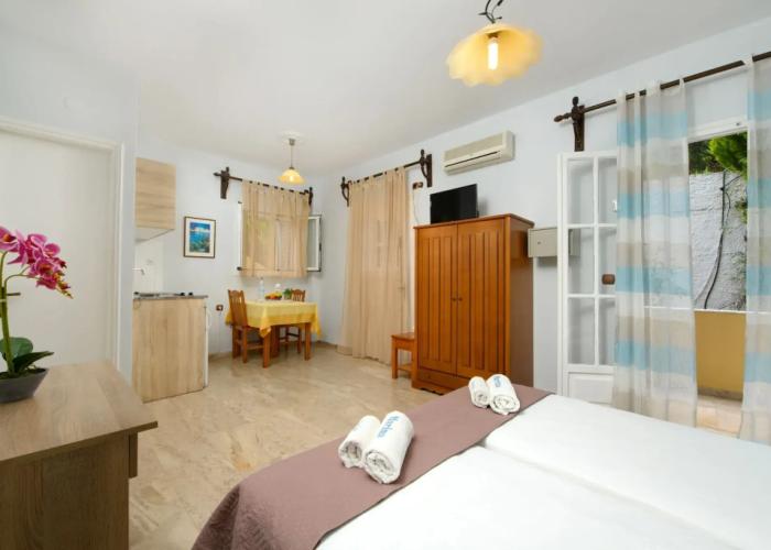 Marina Apartments