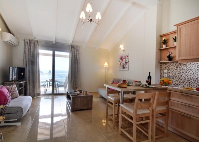 Mazis Apartments