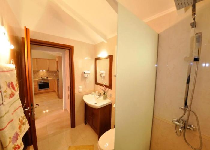 Mazis Apartments