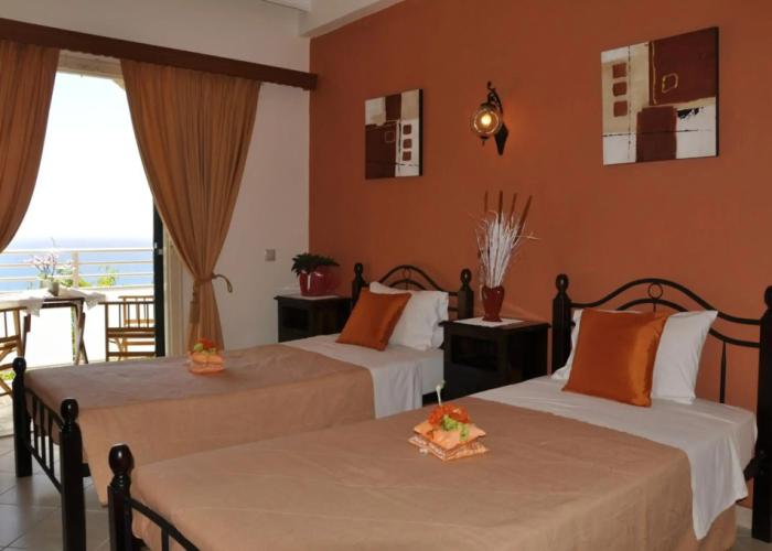 Mazis Apartments