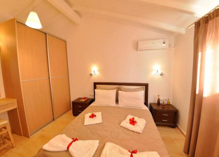Mazis Apartments
