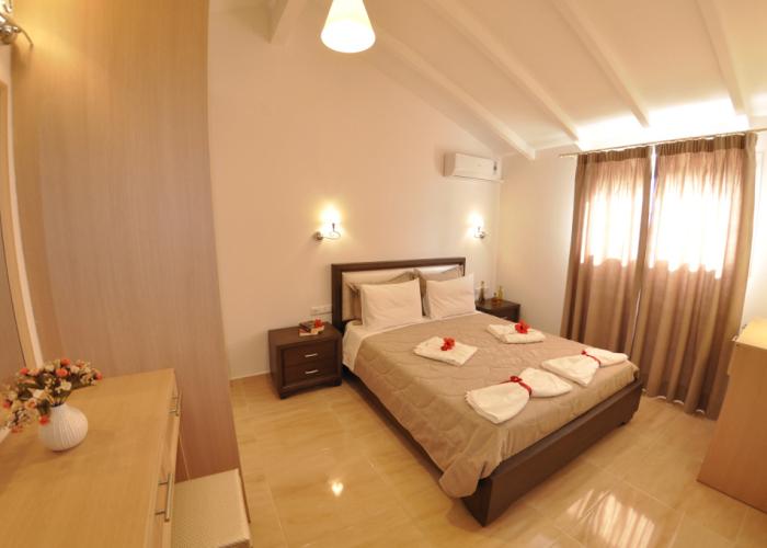 Mazis Apartments