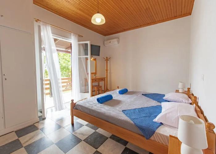 Villa Popi on the Beach of Agios Gordios