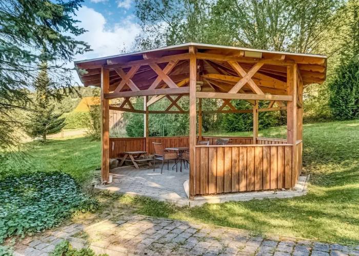 Attractive Villa With Garden in Borstendorf