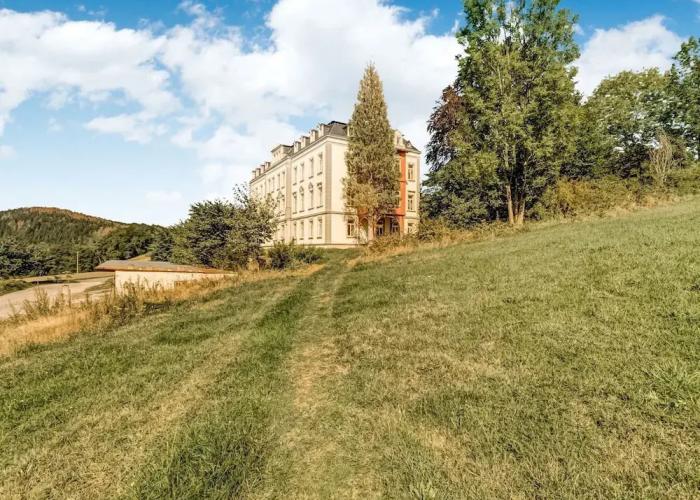 Attractive Villa With Garden in Borstendorf