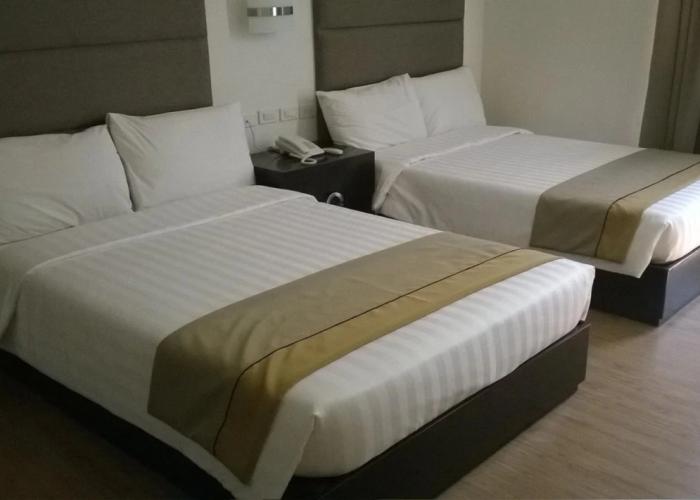 Queen Margarette Hotel - Downtown