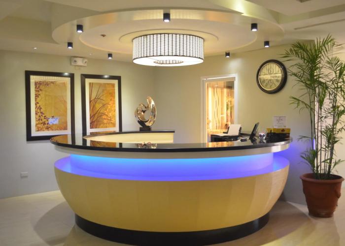 Queen Margarette Hotel - Downtown