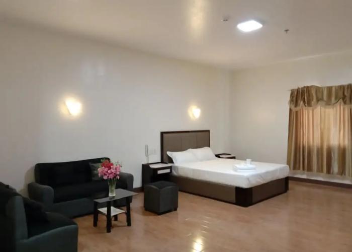 Meaco Royal Hotel- Lucena