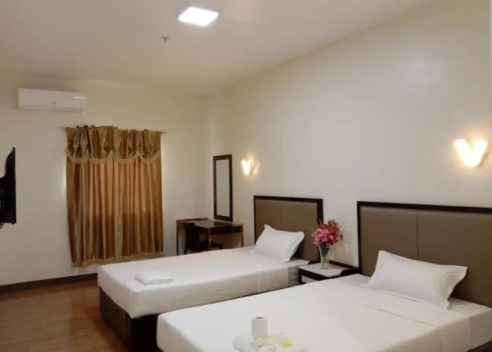 Meaco Royal Hotel- Lucena