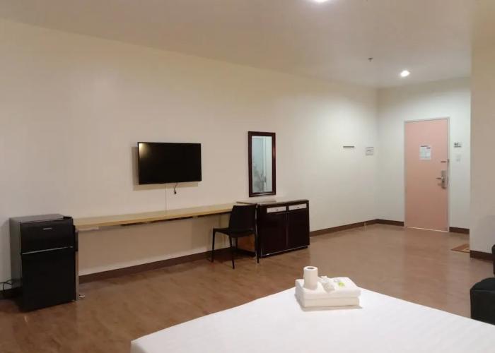 Meaco Royal Hotel- Lucena