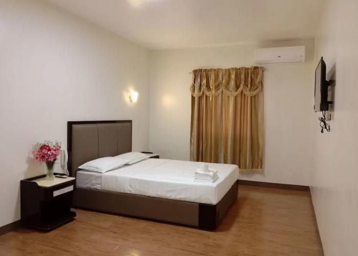 Meaco Royal Hotel- Lucena