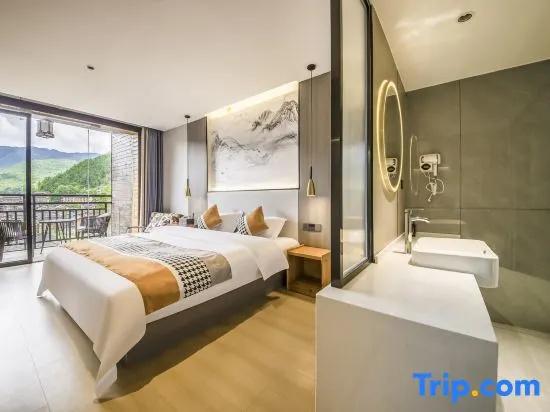 Yinxiang Xijiang Resort Hotel