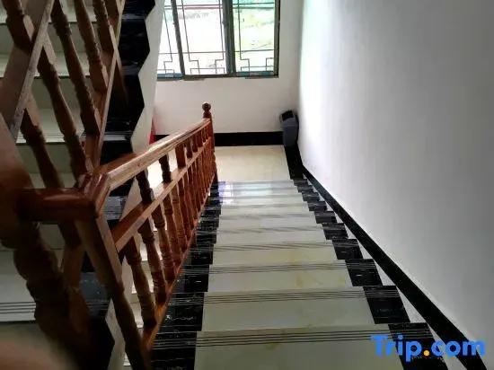 Xijiang Chaoyang Resort Hotel (Qianhu Miaozhai West Gate Tourist Service Center)