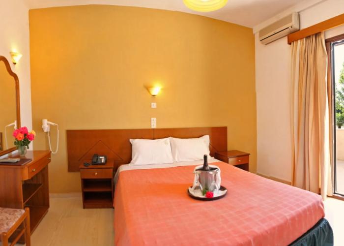 Pasiphae Hotel