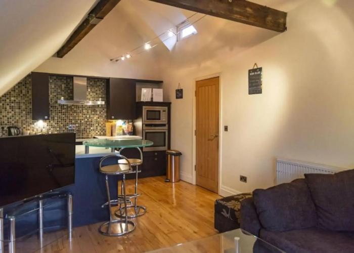 The Apartment No 2 The Old Red King Pub