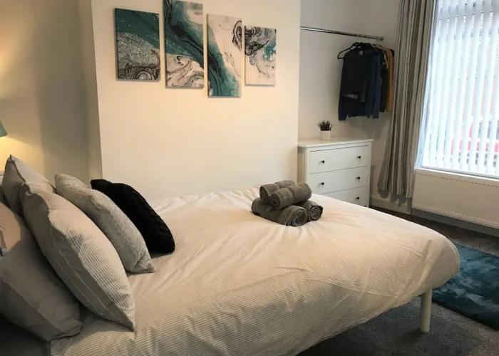 Stylish Modern 3-bed House nr Manchester City ctr