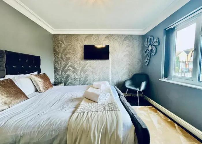 Manchester Sweet Home - Spacious 7BR House