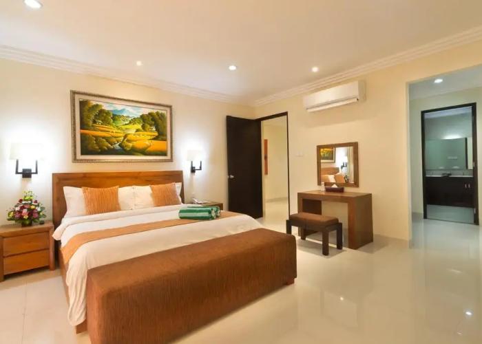 Peninsula Bay Resort