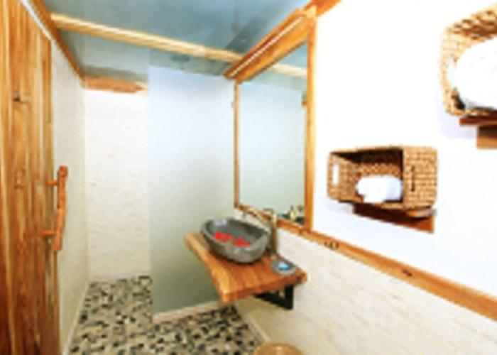 Breezy Point Villas
