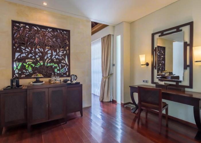 The Royal Santrian Hotel