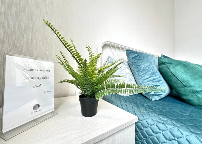 Lyuks Akvamarin s Dizaynerskim Remontom, Dlya Bolshoy Semi Apartments
