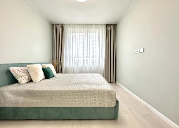 Lyuks Akvamarin s Dizaynerskim Remontom, Dlya Bolshoy Semi Apartments
