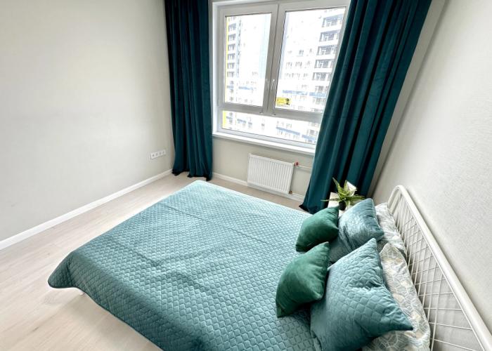 Lyuks Akvamarin s Dizaynerskim Remontom, Dlya Bolshoy Semi Apartments