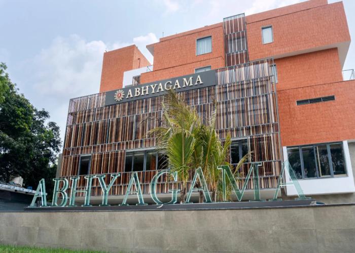 Abhyagama Hotel