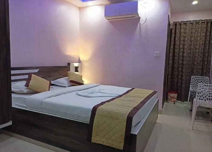 Hotel Dayal International